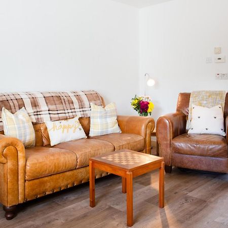 Mike'S 3-Bedroom Countryside Cottage Alness Exteriér fotografie