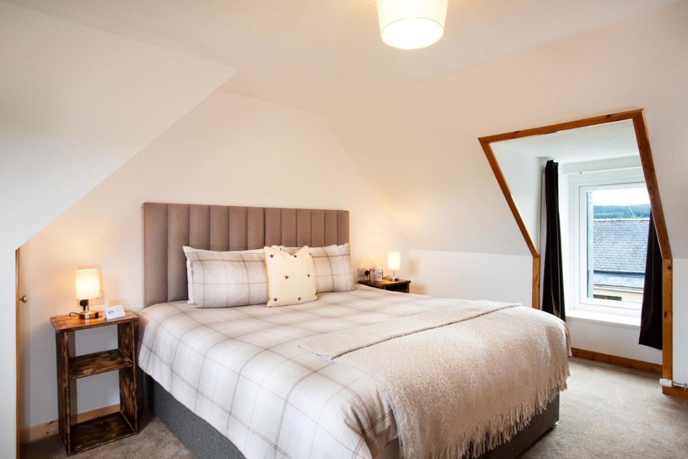 Mike'S 3-Bedroom Countryside Cottage Alness Exteriér fotografie