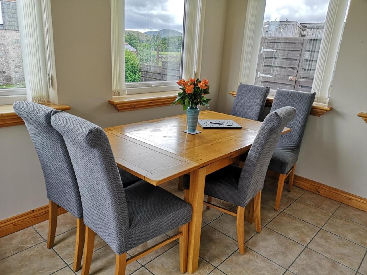 Mike'S 3-Bedroom Countryside Cottage Alness Exteriér fotografie