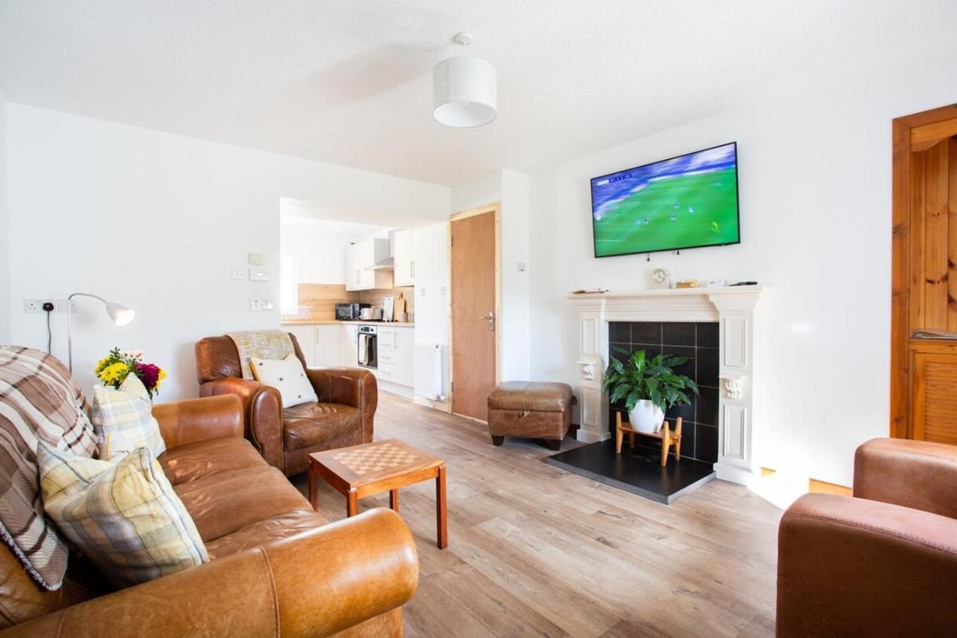 Mike'S 3-Bedroom Countryside Cottage Alness Exteriér fotografie