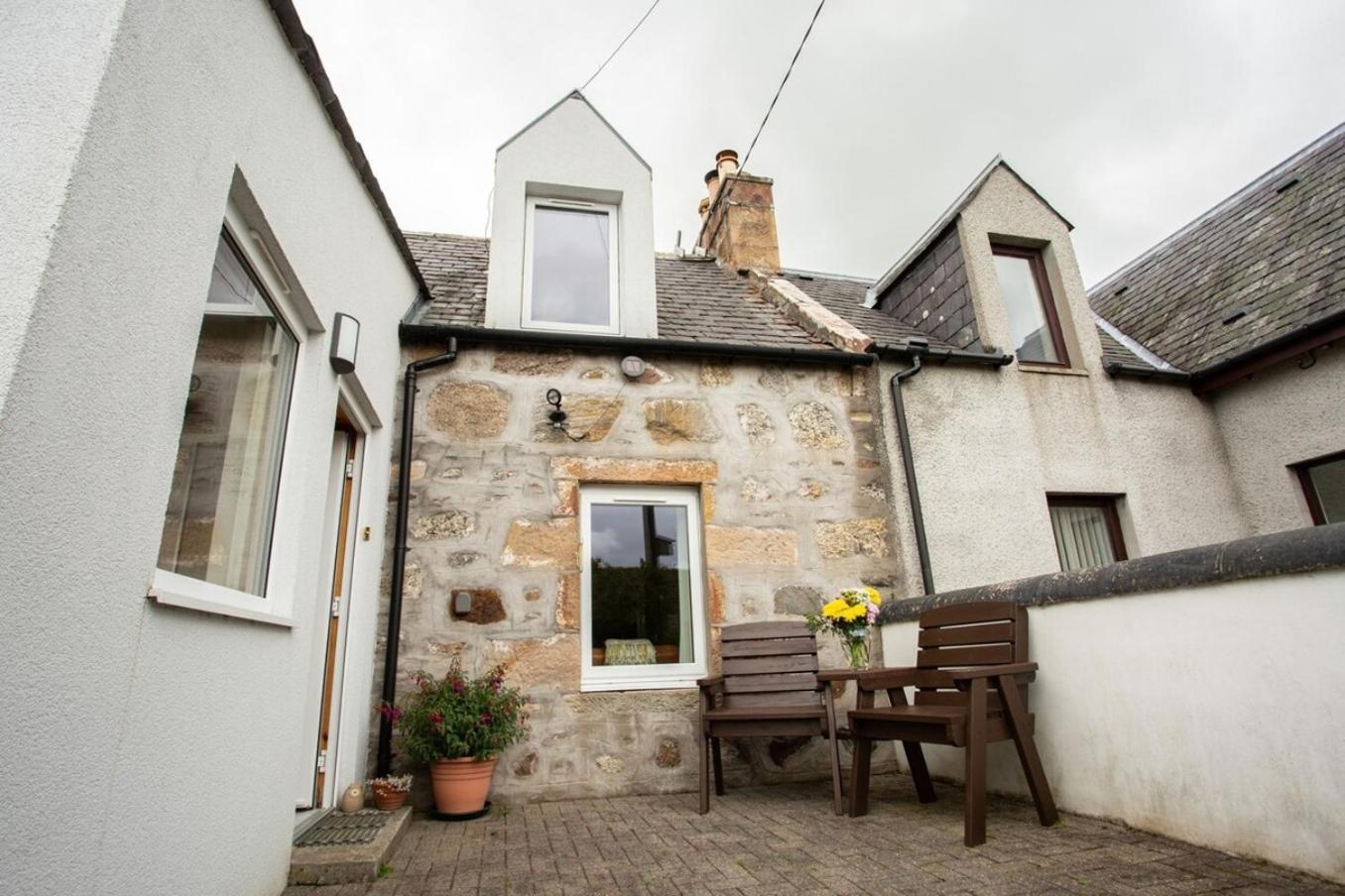 Mike'S 3-Bedroom Countryside Cottage Alness Exteriér fotografie