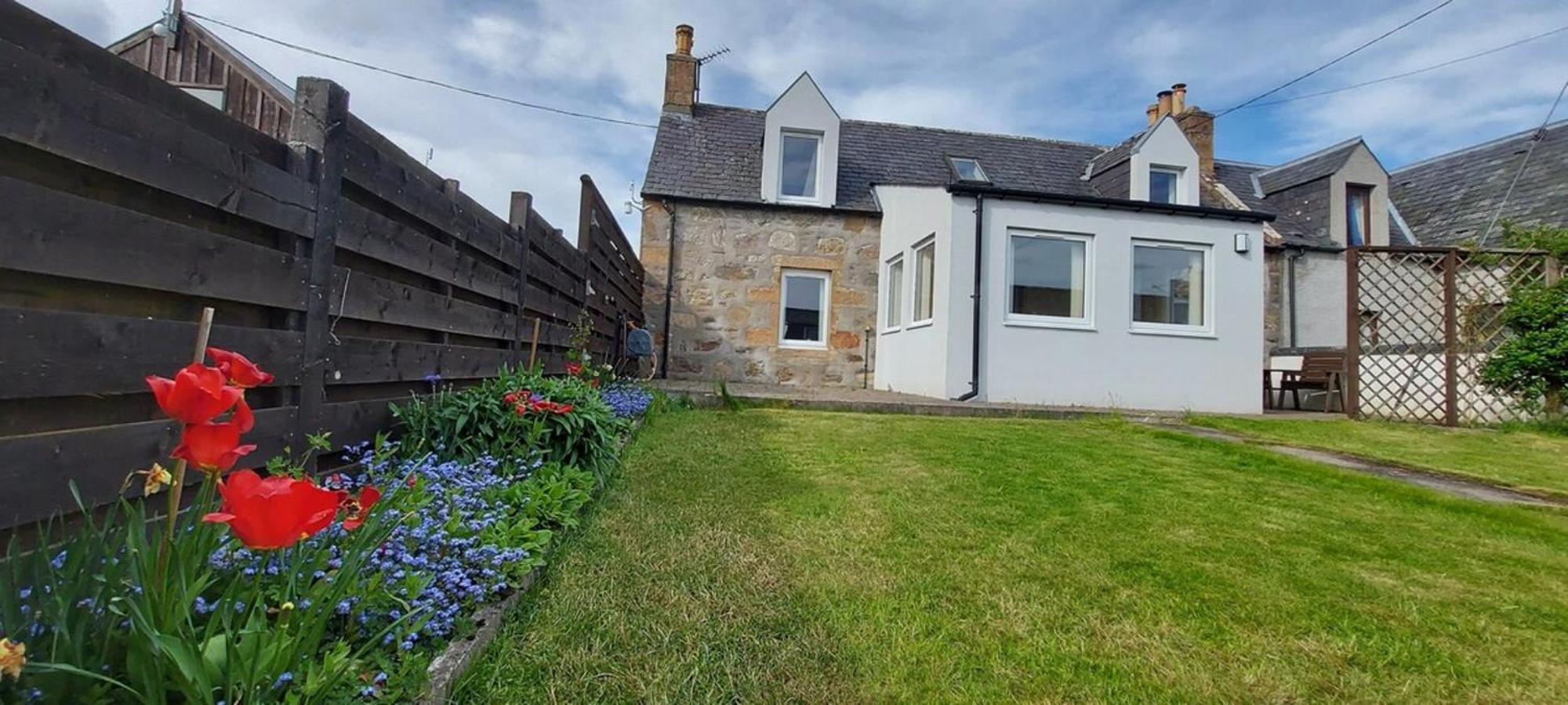 Mike'S 3-Bedroom Countryside Cottage Alness Exteriér fotografie